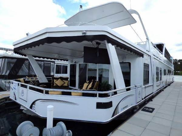 Donate a Luxury Houseboat in Navada - easy and worry free!